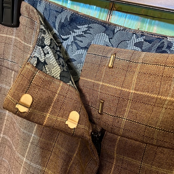 Comfy, stylish Studio Y trouser pants with belt loops and cuffs. - Picture 4 of 8